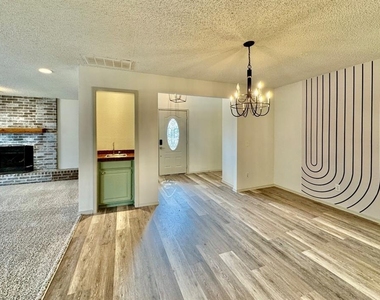 605 Nw 138th Street - Photo Thumbnail 5