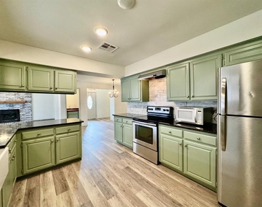 605 Nw 138th Street - Photo Thumbnail 9