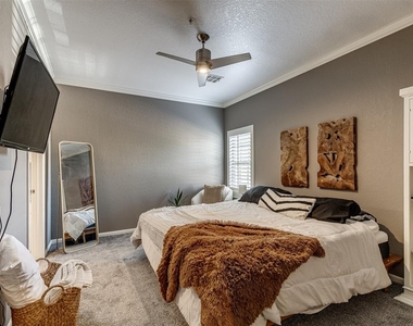 6162 N Brookline Avenue - Photo Thumbnail 18