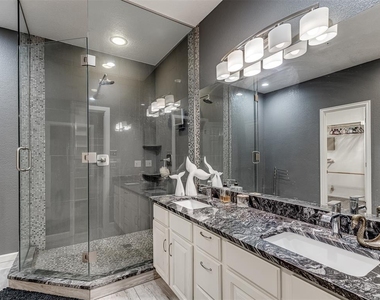 6162 N Brookline Avenue - Photo Thumbnail 19