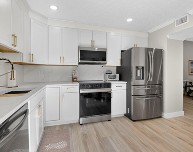 7455 Glendevon Lane - Photo Thumbnail 11