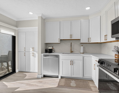 7455 Glendevon Lane - Photo Thumbnail 14
