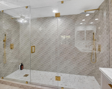 7455 Glendevon Lane - Photo Thumbnail 27