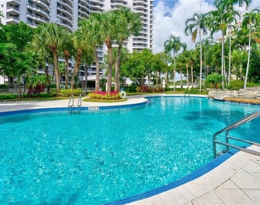 3300 Ne 192nd Street - Photo Thumbnail 15