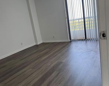 3300 Ne 192nd Street - Photo Thumbnail 4