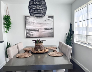 132 Weybridge Circle - Photo Thumbnail 8