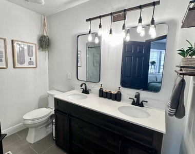 132 Weybridge Circle - Photo Thumbnail 15