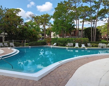 132 Weybridge Circle - Photo Thumbnail 21
