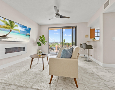 511 Lucerne Avenue - Photo Thumbnail 3