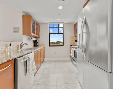 511 Lucerne Avenue - Photo Thumbnail 7