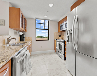 511 Lucerne Avenue - Photo Thumbnail 6