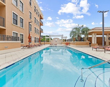 511 Lucerne Avenue - Photo Thumbnail 22