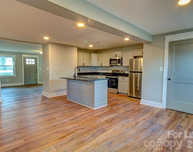 824 Second Street - Photo Thumbnail 6