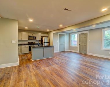 824 Second Street - Photo Thumbnail 9