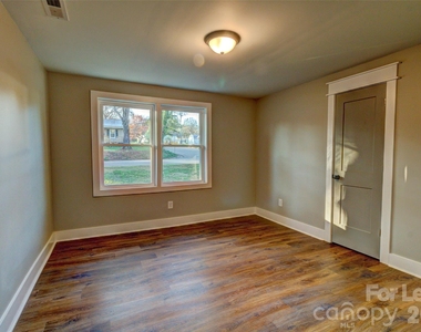 824 Second Street - Photo Thumbnail 10