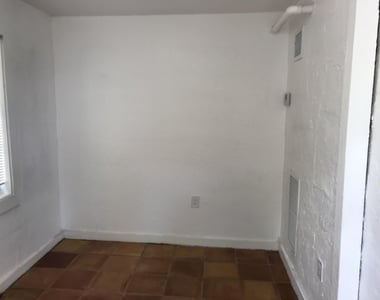 521 Kanuga Drive - Photo Thumbnail 6