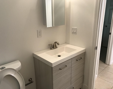 521 Kanuga Drive - Photo Thumbnail 7