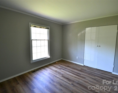 1422 Thermal Road - Photo Thumbnail 22