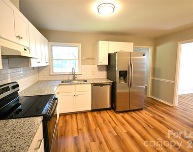 1422 Thermal Road - Photo Thumbnail 15