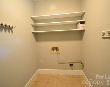 1422 Thermal Road - Photo Thumbnail 11