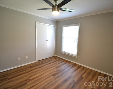 1422 Thermal Road - Photo Thumbnail 33