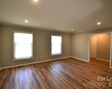 1422 Thermal Road - Photo Thumbnail 2
