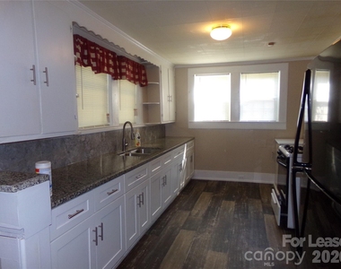 729 Spruce Street - Photo Thumbnail 1