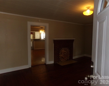 729 Spruce Street - Photo Thumbnail 16