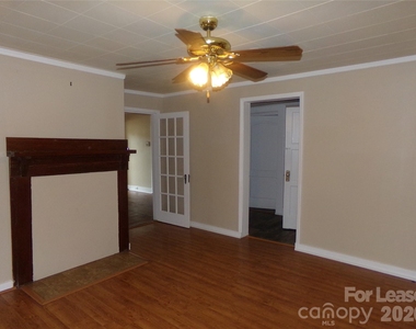 729 Spruce Street - Photo Thumbnail 9