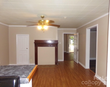 729 Spruce Street - Photo Thumbnail 8
