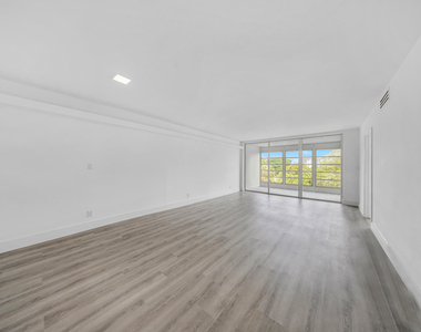 3151 S Palm Aire Drive - Photo Thumbnail 11