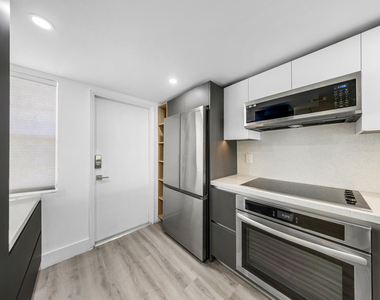 3151 S Palm Aire Drive - Photo Thumbnail 6