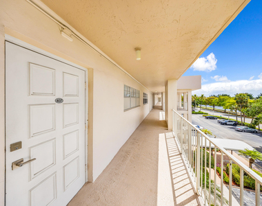 3151 S Palm Aire Drive - Photo Thumbnail 38