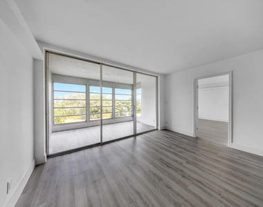 3151 S Palm Aire Drive - Photo Thumbnail 15