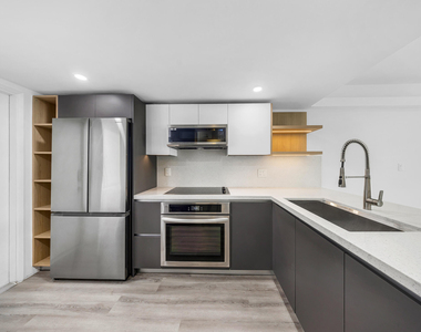 3151 S Palm Aire Drive - Photo Thumbnail 4