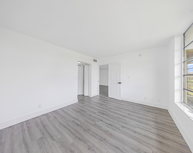 3151 S Palm Aire Drive - Photo Thumbnail 30