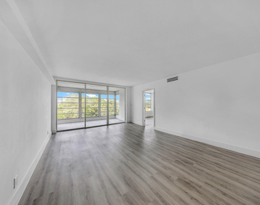3151 S Palm Aire Drive - Photo Thumbnail 12