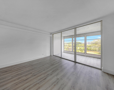 3151 S Palm Aire Drive - Photo Thumbnail 14