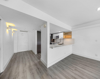 3151 S Palm Aire Drive - Photo Thumbnail 8