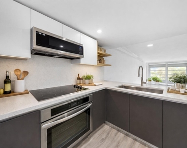 3151 S Palm Aire Drive - Photo Thumbnail 2