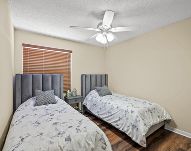 12196 Sag Harbor Court - Photo Thumbnail 11