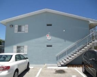 1501 Crescent Circle - Photo Thumbnail 1