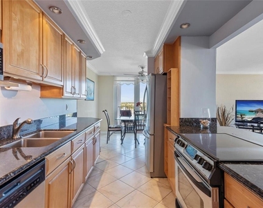 2881 Ne 33rd Court - Photo Thumbnail 5