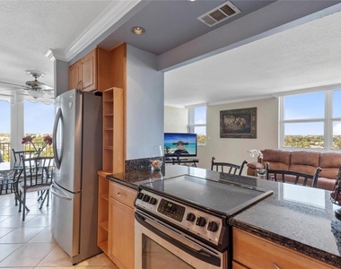 2881 Ne 33rd Court - Photo Thumbnail 4