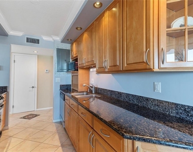 2881 Ne 33rd Court - Photo Thumbnail 7