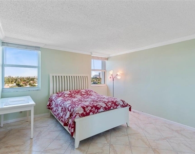 2881 Ne 33rd Court - Photo Thumbnail 17