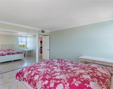 2881 Ne 33rd Court - Photo Thumbnail 16