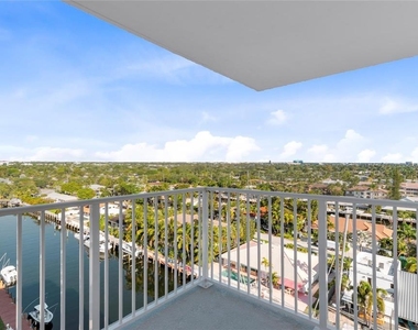 2881 Ne 33rd Court - Photo Thumbnail 2