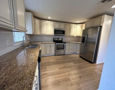 340 Walton Boulevard - Photo Thumbnail 1