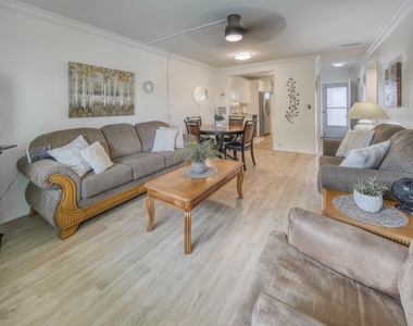 2566 Garden Drive S - Photo Thumbnail 2